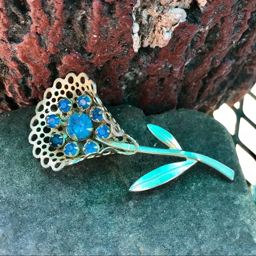 Vintage Rhinestone Flower Pin - Picture 2 of 7